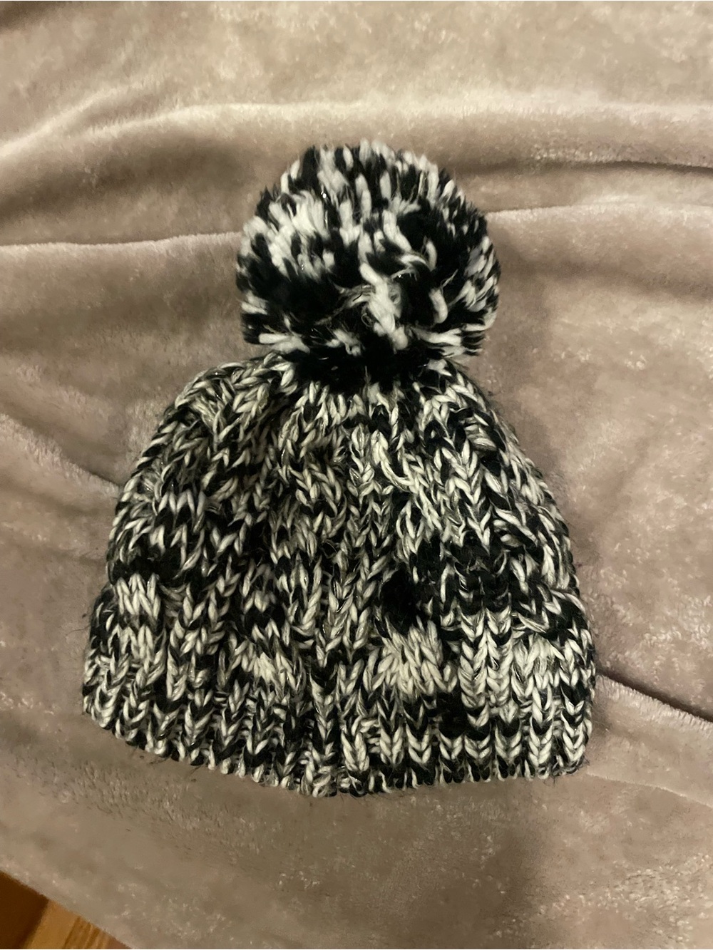 Isaac Mizrahi Black & White Marled Knit Pom Beanie hat